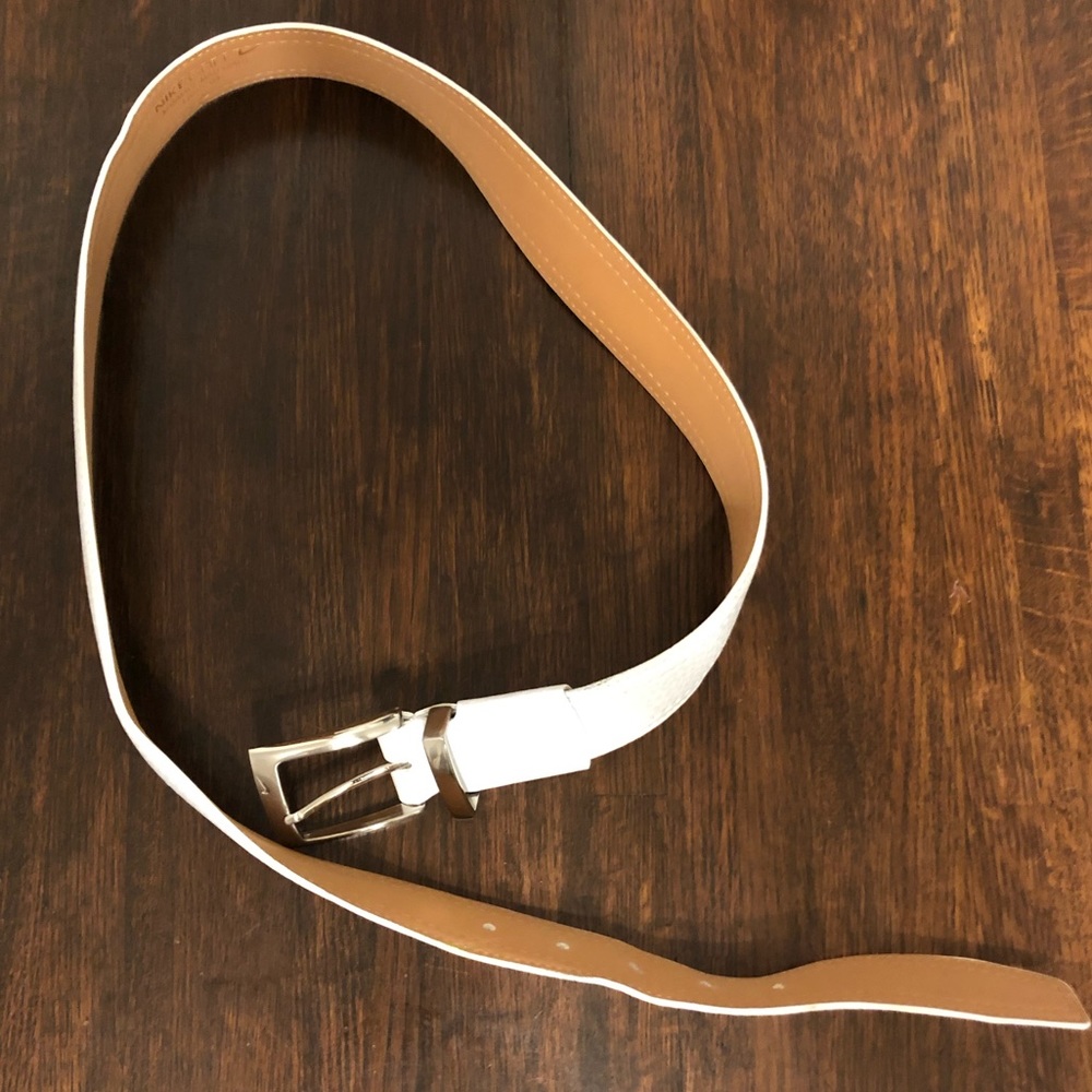 White nike golf belt! Worn once!!